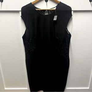 ⬇️$45 NWT Reitmans black lace dress size 20